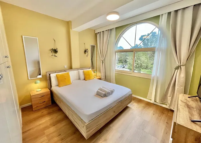 Apartmán Tropical Cozy 1 - Bedroom Lemesos